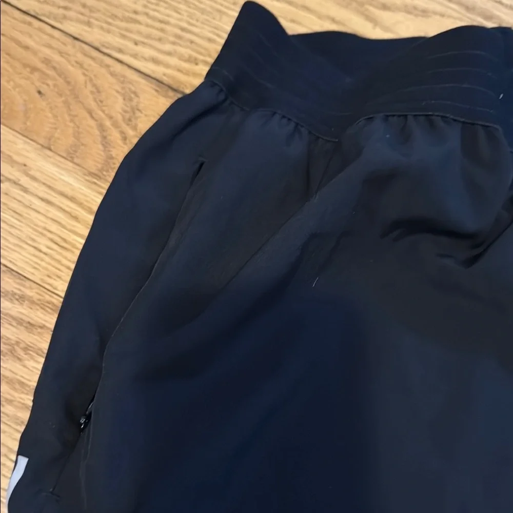 SHEIN Black and White Athletic Shorts with Compression Layer - Picture 4 of 10